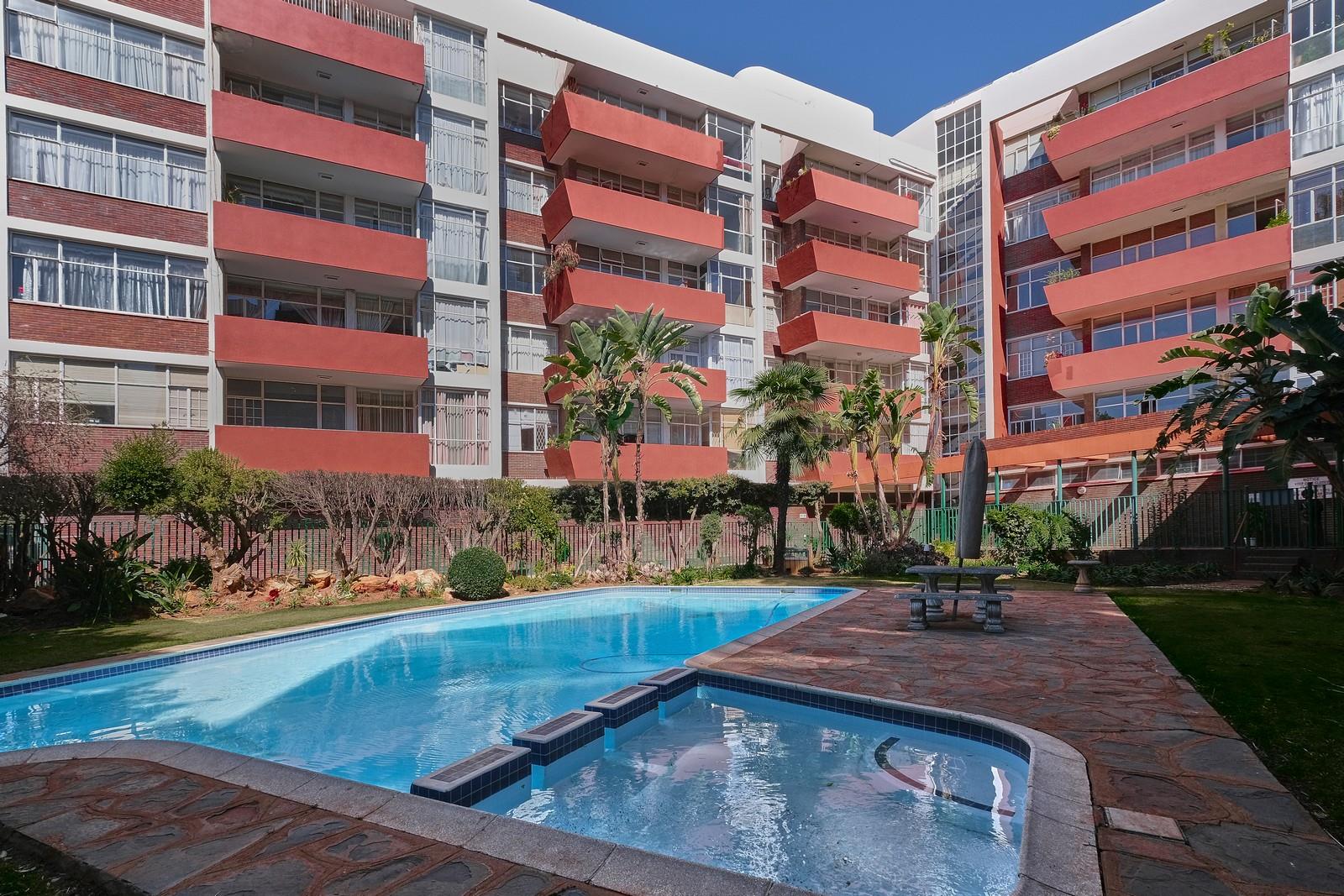 Hatherley Hall, Warmly Modern Nomsa Nene Properties